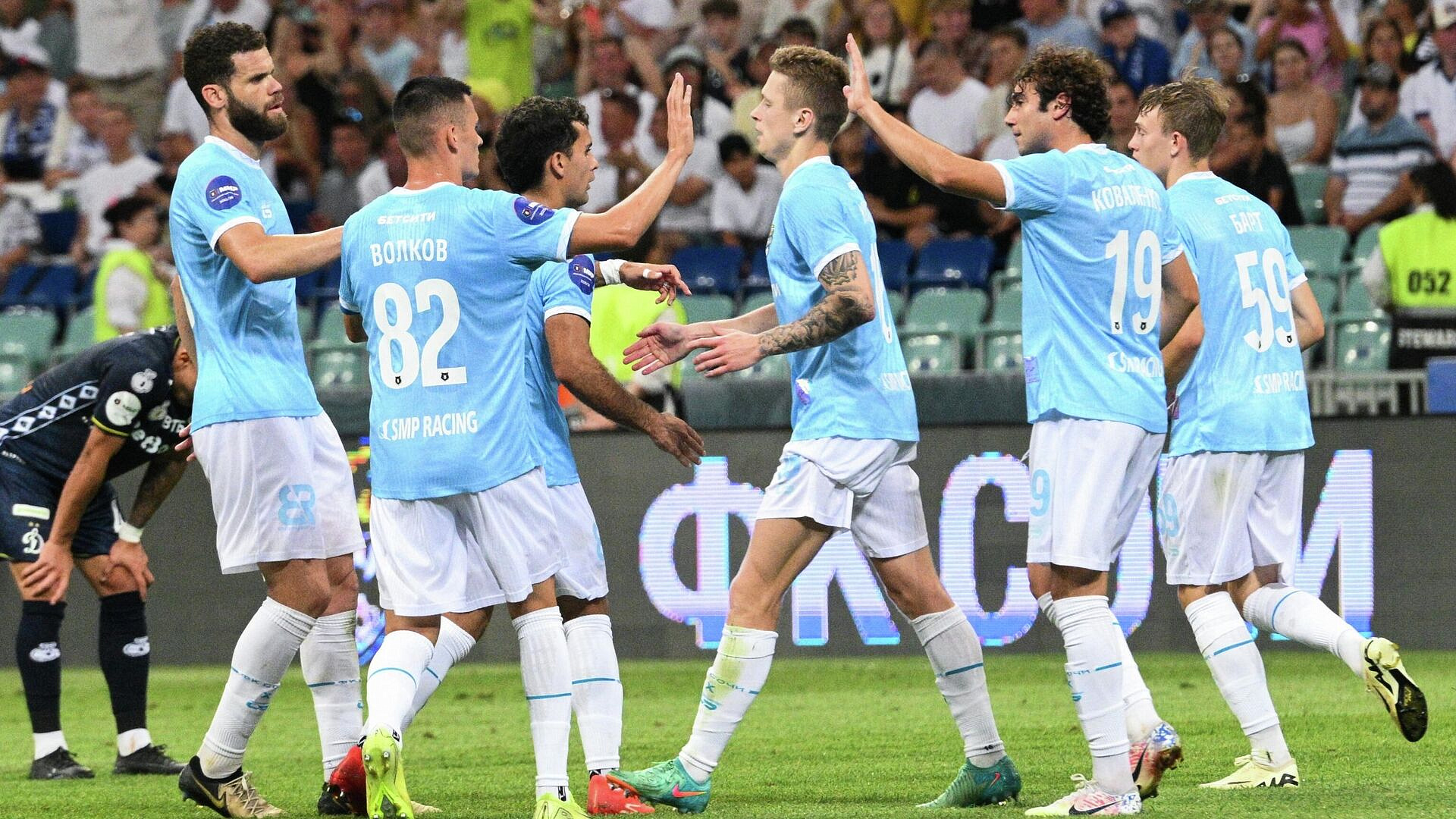 ���������� "����" ������� ������ � "�������"