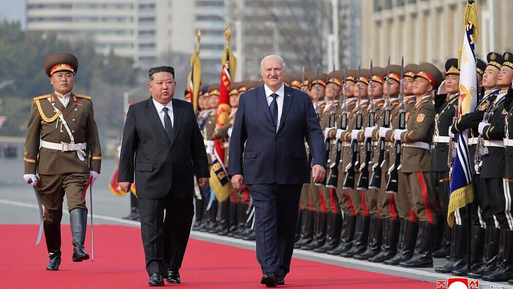 Лукашенко и Ким Чен Ын обменялись подарками