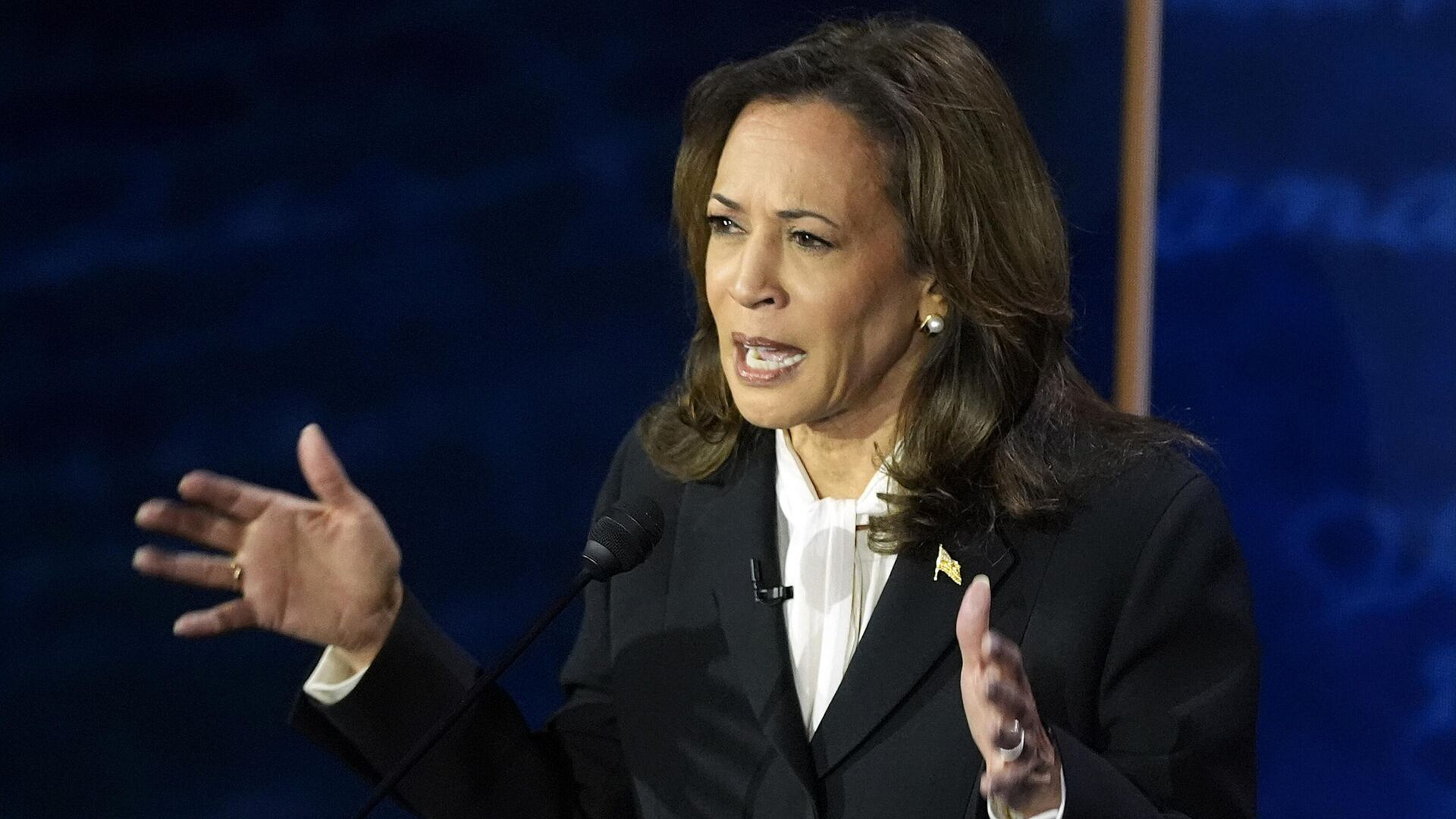 Харрис начала просить у избирателей деньги на борьбу с политиками Трампа