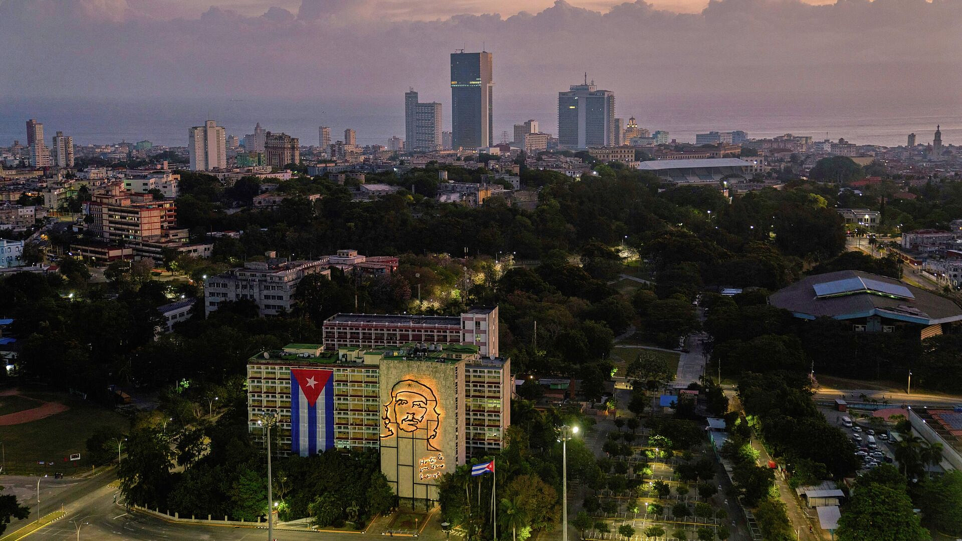 Российское посольство рассказало о возможности поставок топлива Кубе