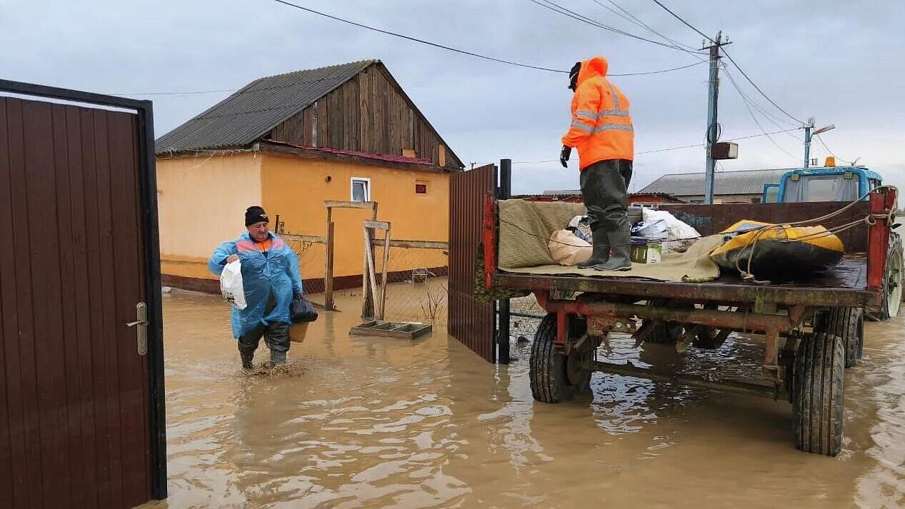Куренков рассказал о помощи пострадавшим от наводнений в Дагестане и Чечне