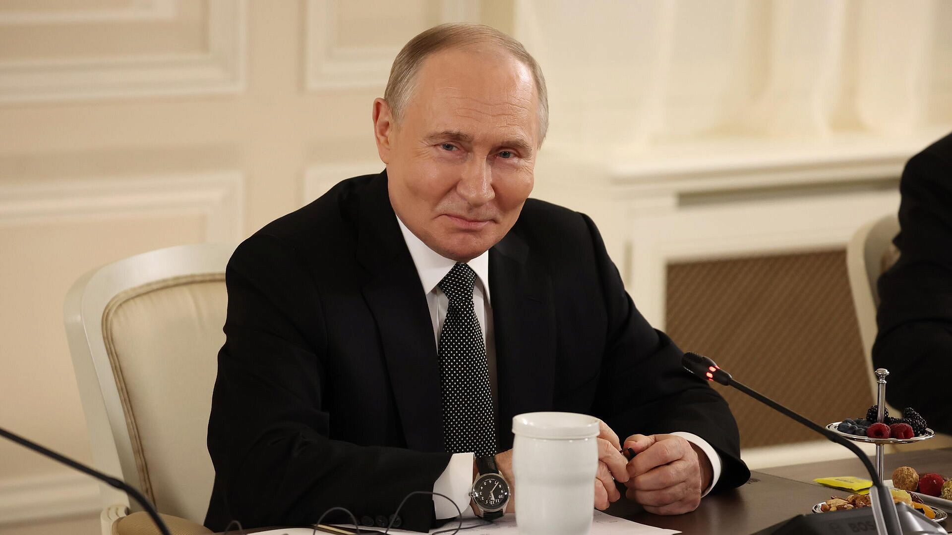 Путин посетил Центр единоборств "Корабелки"