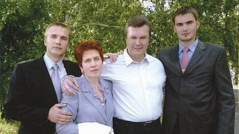 Сын Януковича получил российское гражданство