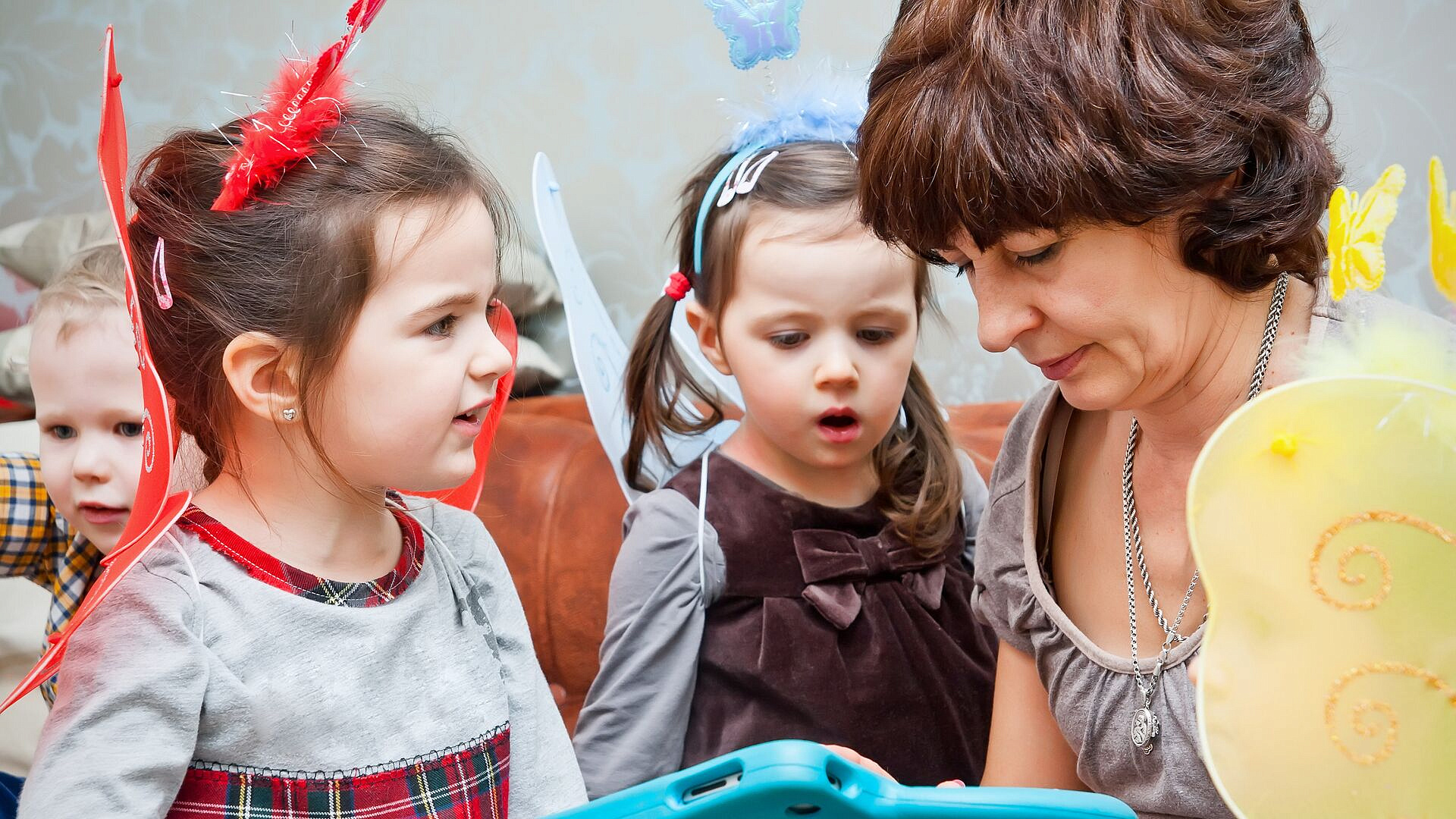 В ОП предложили расширить услуги социальных нянь на одиноких родителей