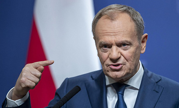 Французский политик назвал Туска "истеричным евроястребом"