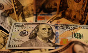 Тремасов рассказал, когда доллар сможет стоить 50 рублей