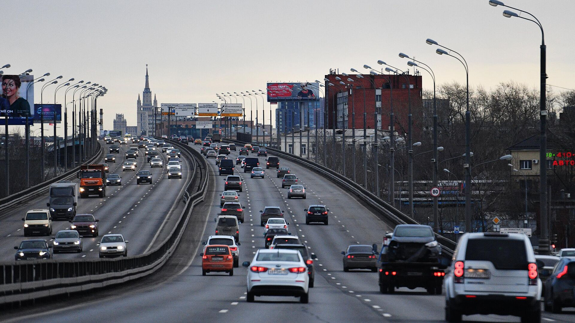 Подсчитано, сколько времени родители тратят на развоз детей на занятия