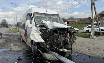 В Ингушетии возбудили дело после ДТП с микроавтобусом и иномаркой