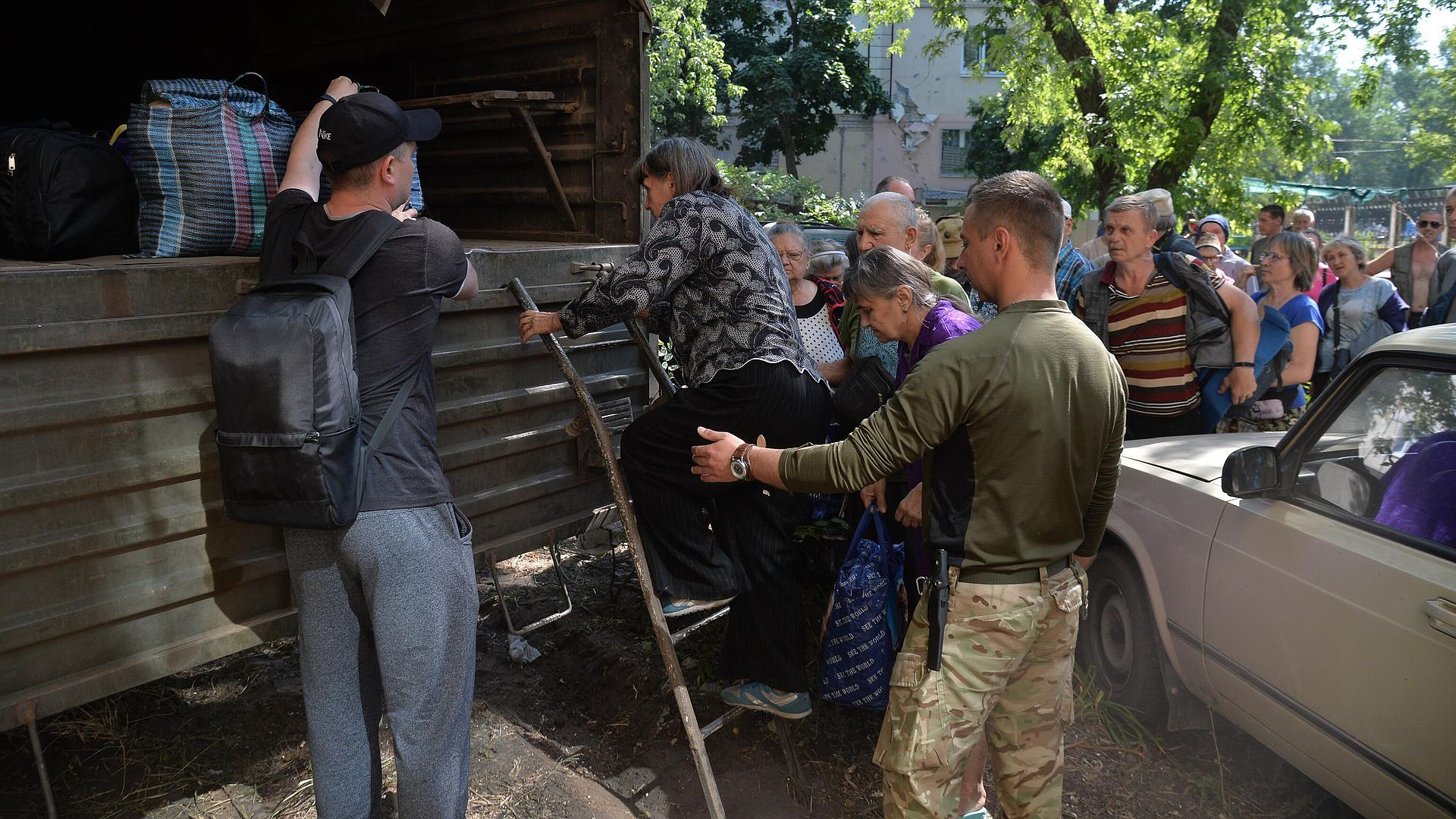 Мирный житель проехал позиции ВСУ в Доброполье, чтобы выйти к бойцам МО