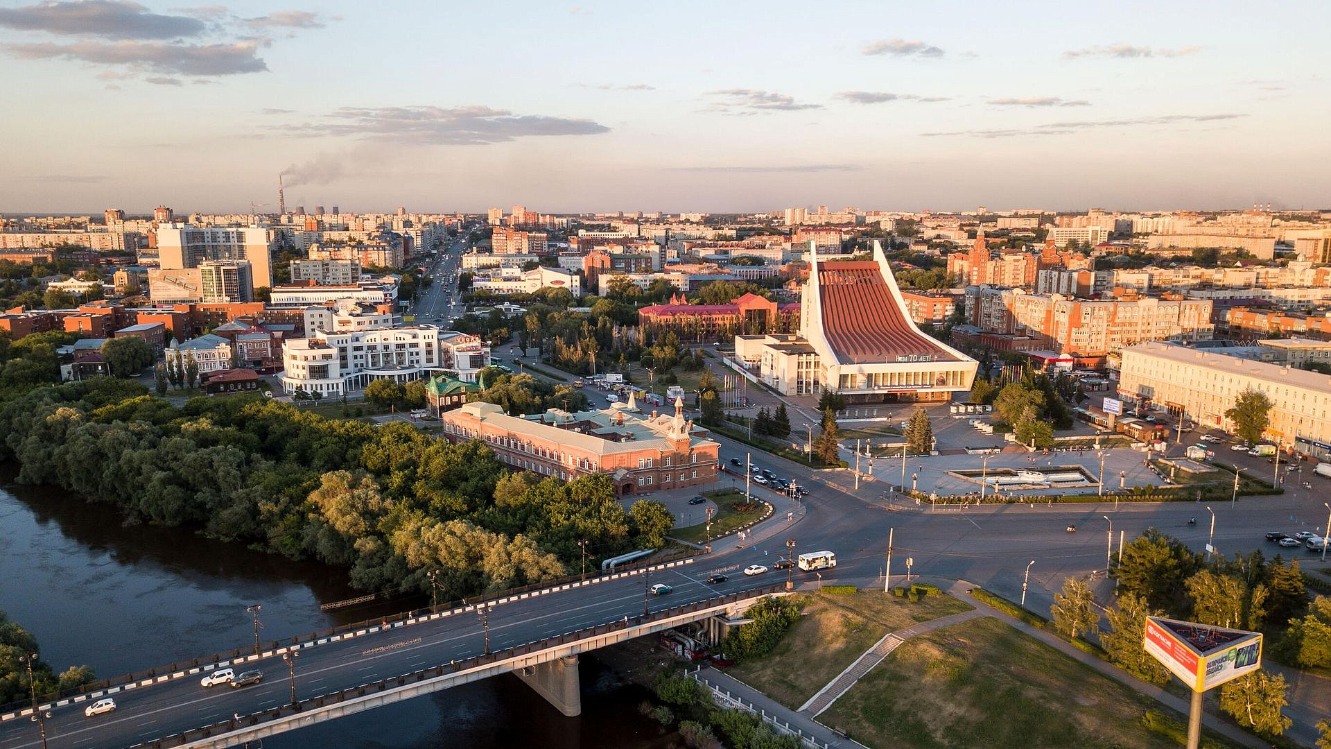 Мэрия Омска опровергла сообщение о платном въезде на городские кладбища