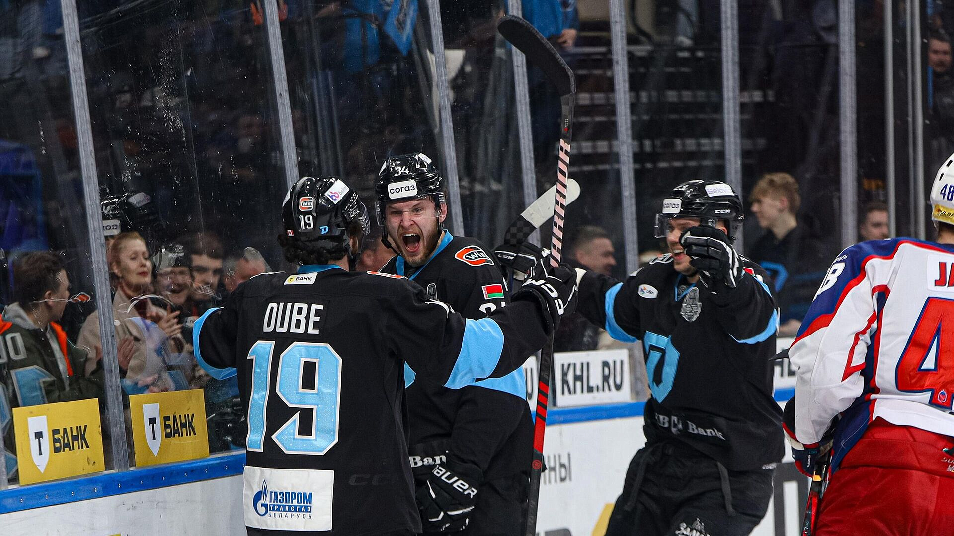 Минское "Динамо" прервало победную серию лидера Запада КХЛ "Локомотива"