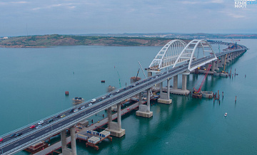 В очереди перед Крымским мостом скопилось более 500 машин