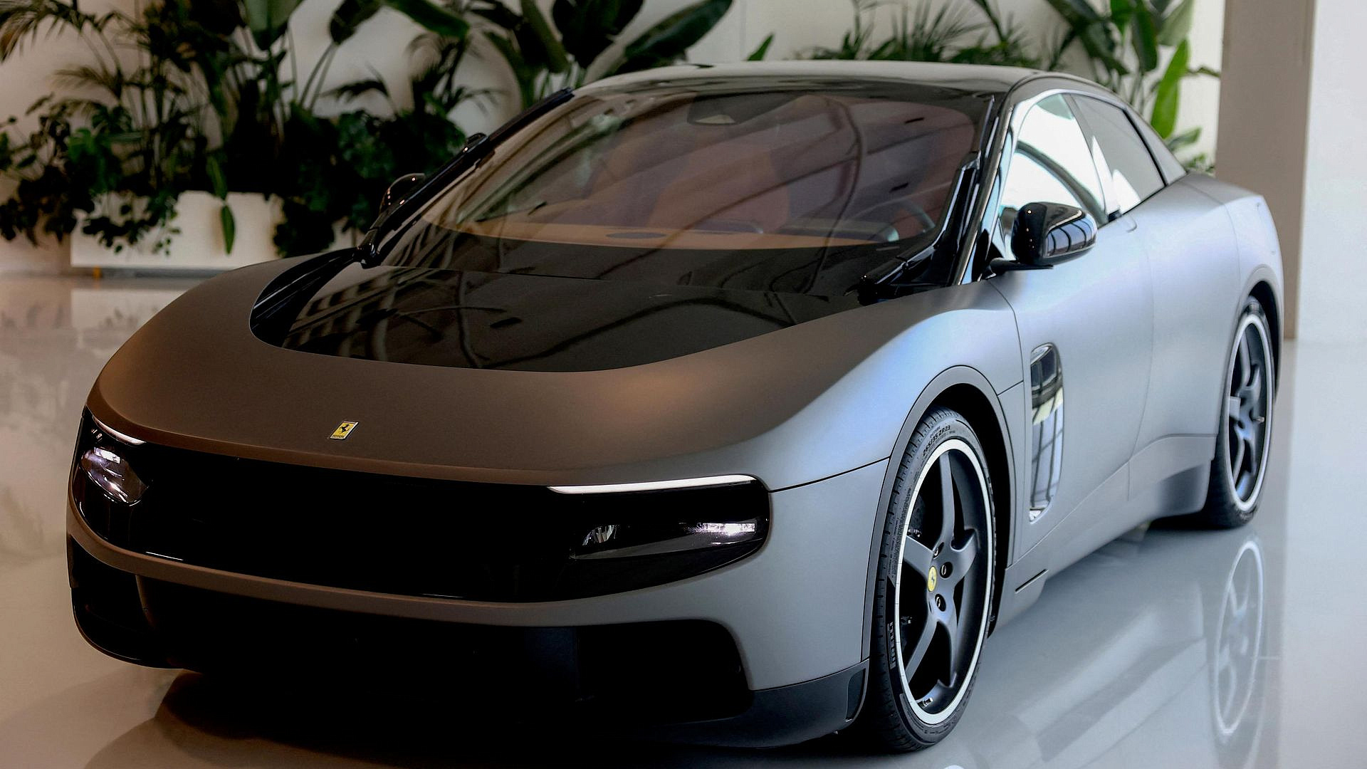 В США продали первый электрический Ferrari Luce