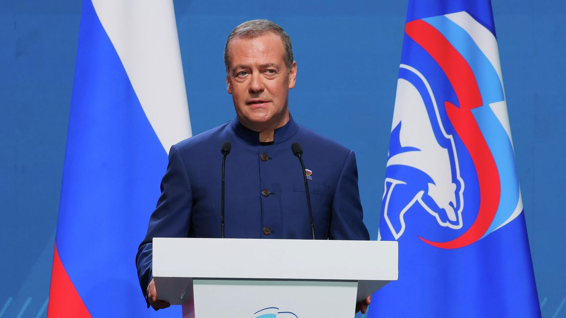 Медведев рассказал о сути политической жизни России