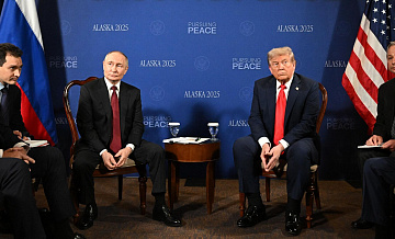 Эксперты рассказали, как итоги саммита на Аляске повлияют на рубль