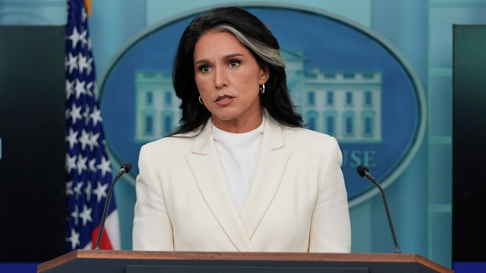 Белый дом опроверг сообщения о возможной замене главы нацразведки США