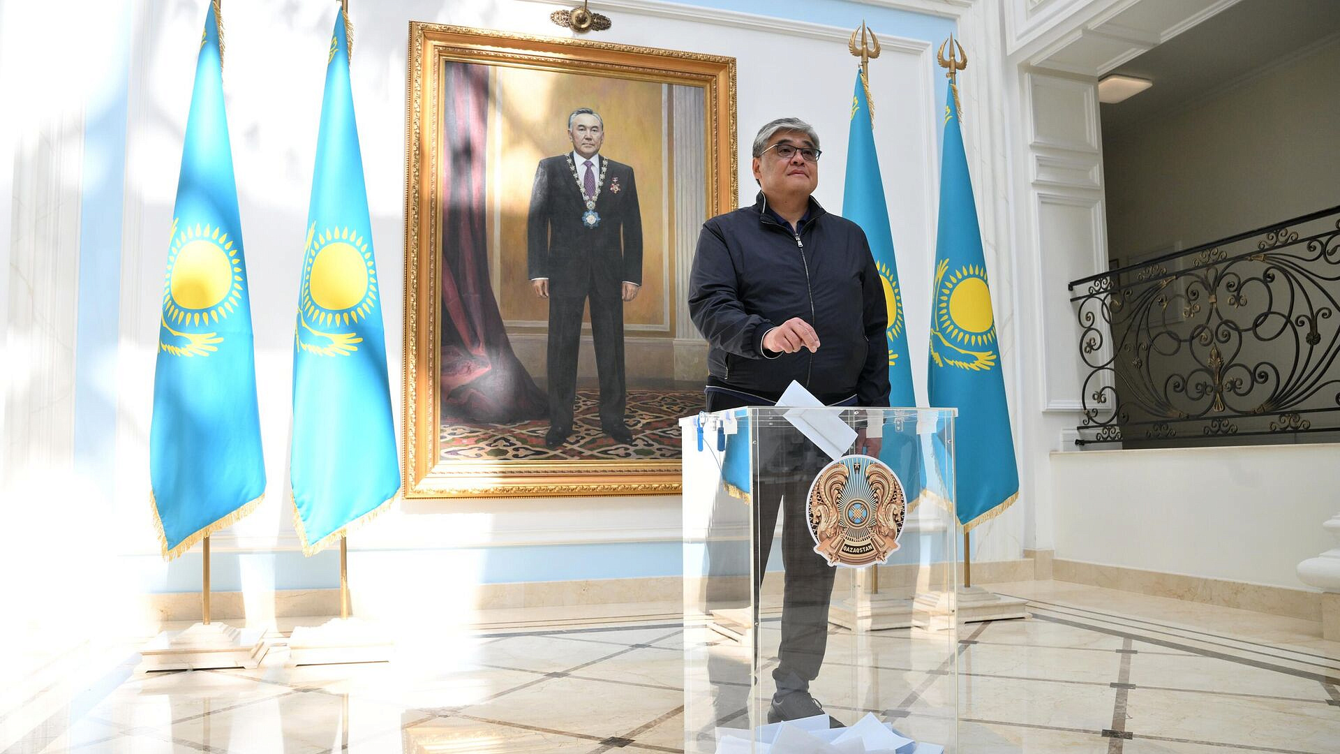 Более 87% граждан Казахстана поддержали новую Конституцию