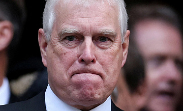 Бывшему принцу Эндрю запретили ездить верхом на лошади