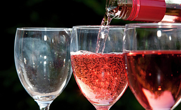 В России за несколько лет утроился ассортимент розовых вин