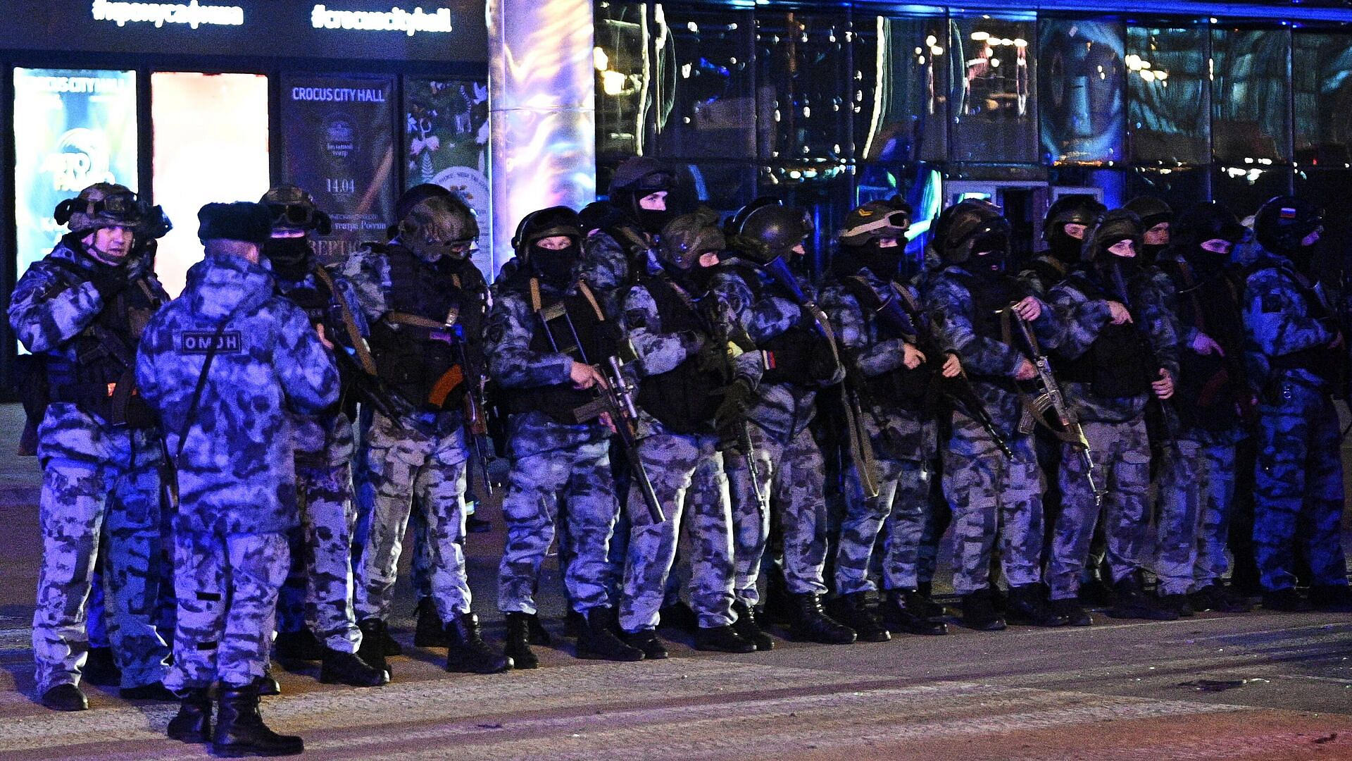 В Петербурге  усилили меры безопасности перед концертом группы "Пикник"