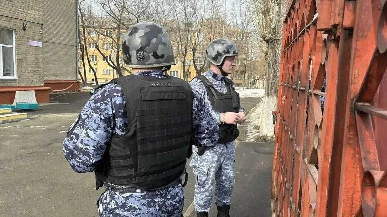 Прокуратура проверит школу в Челябинске, где ученик выстрелил в сверстницу