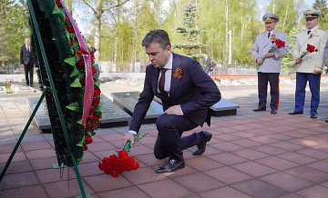 В Иваново прошло возложение цветов к памятнику Воину-освободителю