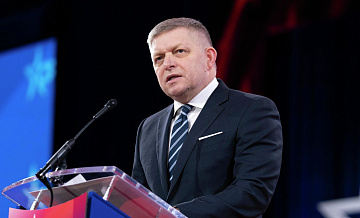 Словакия лишилась истребителей, передав их Украине бесплатно, заявил Фицо