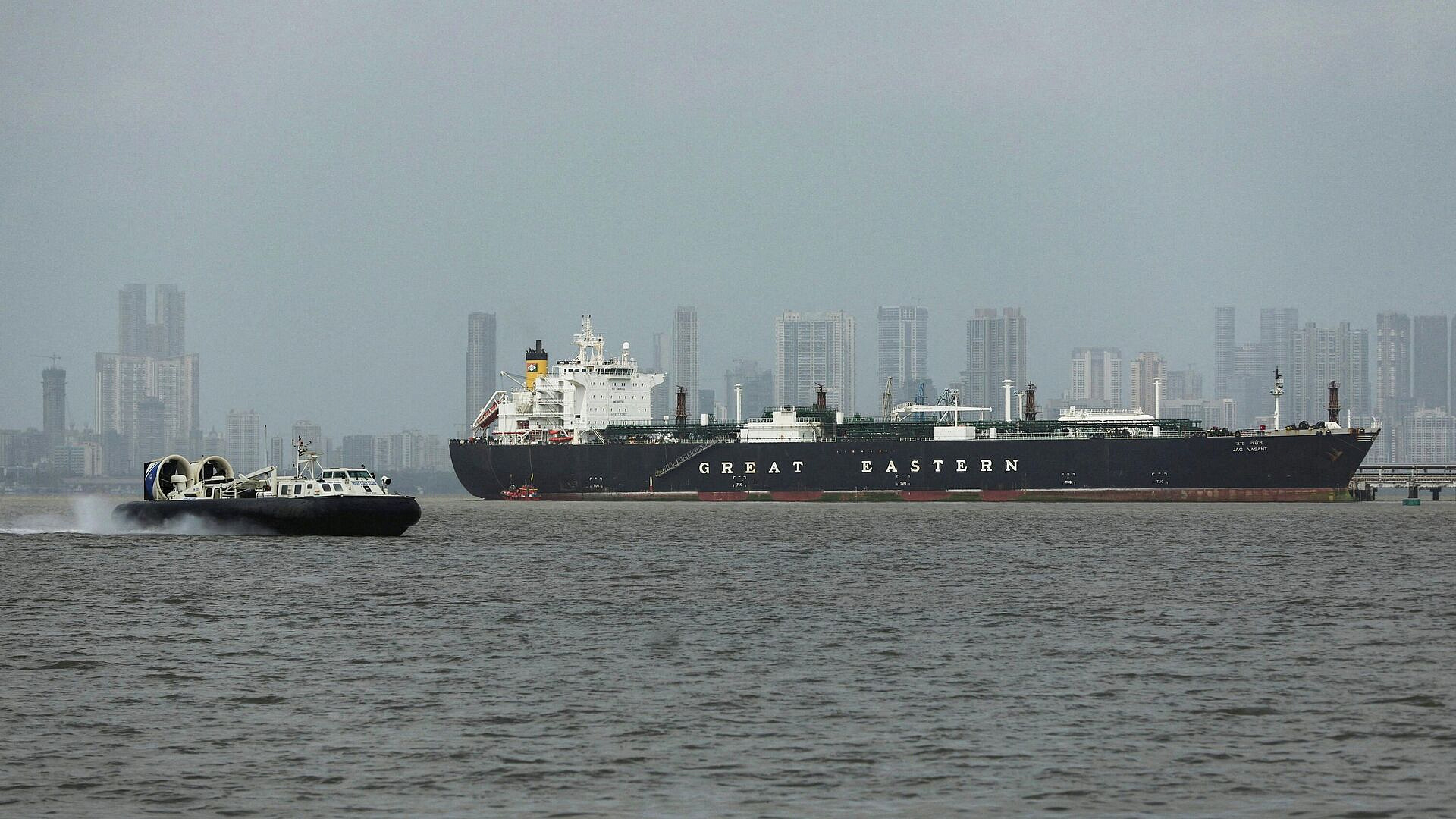 Коалиция по Ормузскому проливу готовит меры против Ирана, пишут СМИ