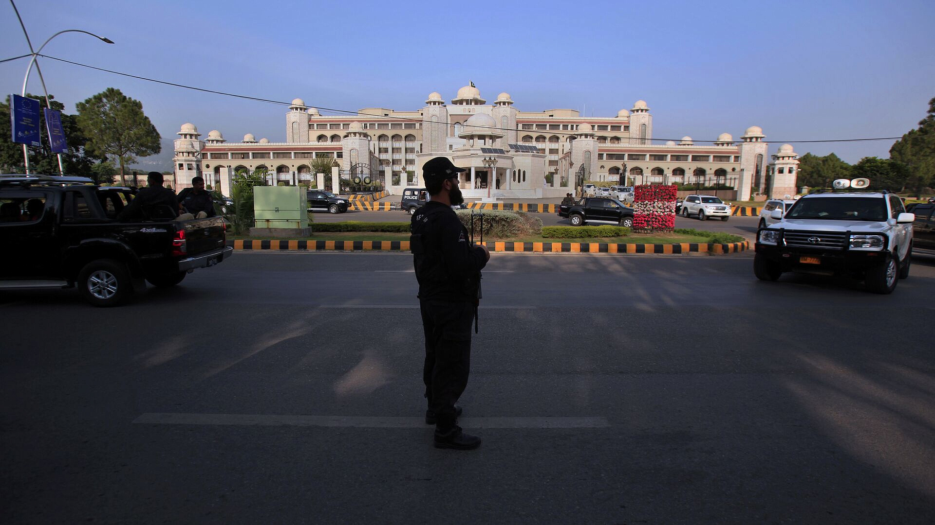 Премьер Пакистана заявил, что его страна заинтересована в установлении мира