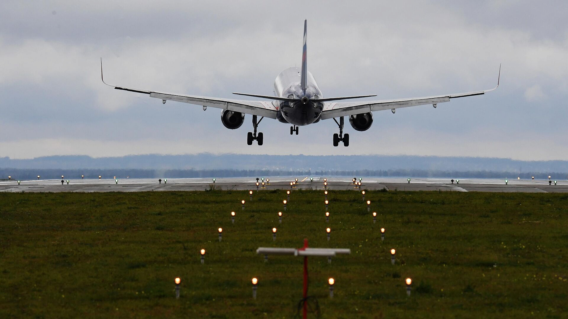 Еще два рейса с российскими туристами прибыли из Дубая в Казань