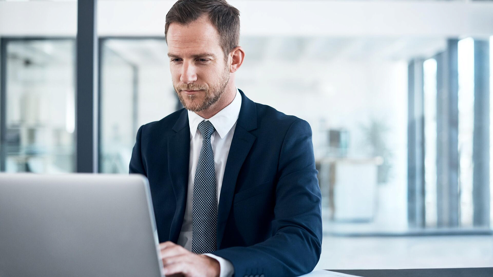 Врач рассказал, какие анализы нужно сдавать мужчинам после 40 лет