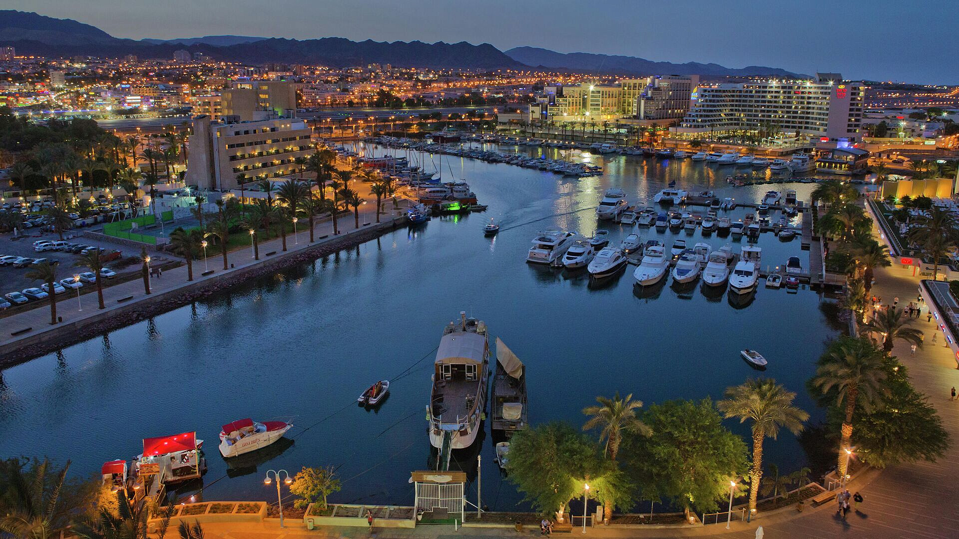 В израильском Эйлате на побережье Красного моря объявили воздушную тревогу