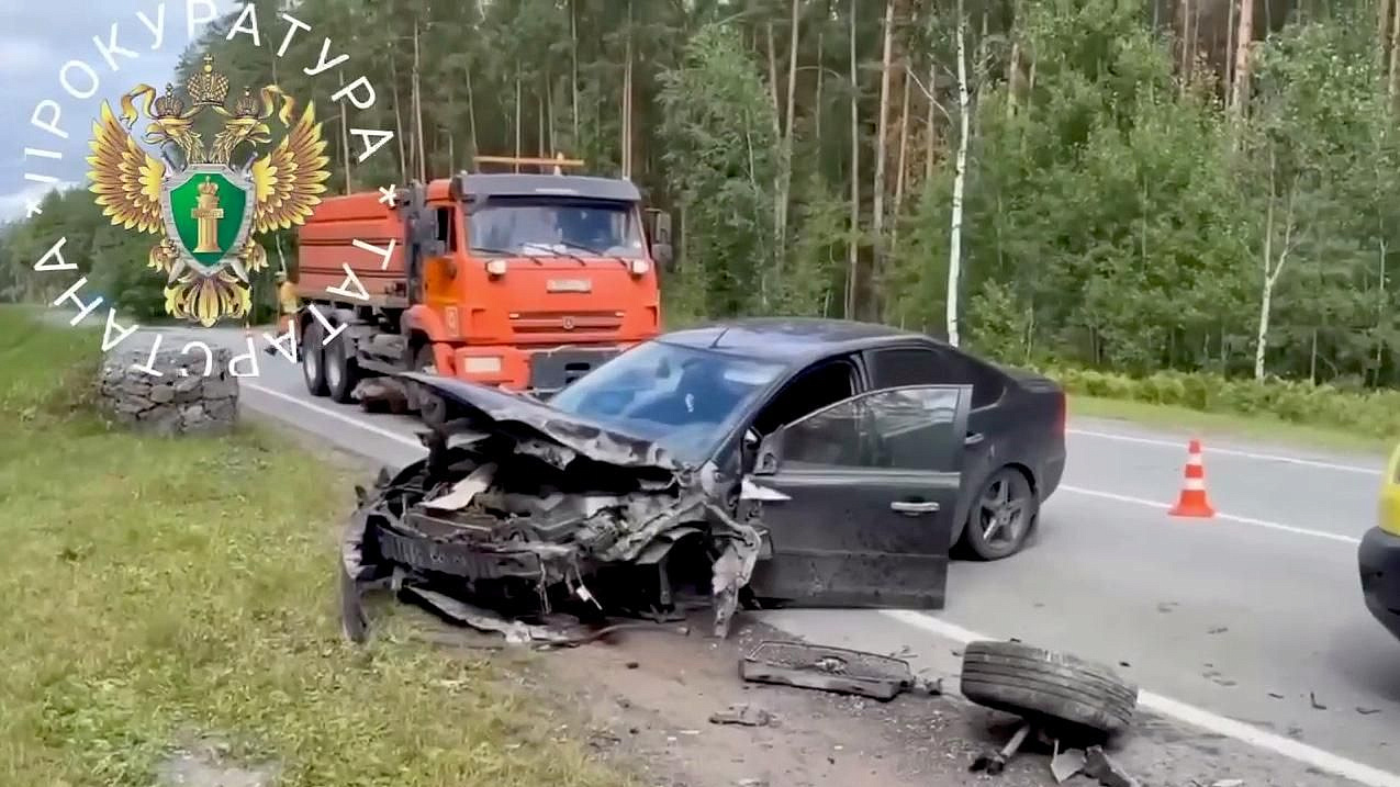 Четверых детей госпитализировали после ДТП с микроавтобусом в Татарстане