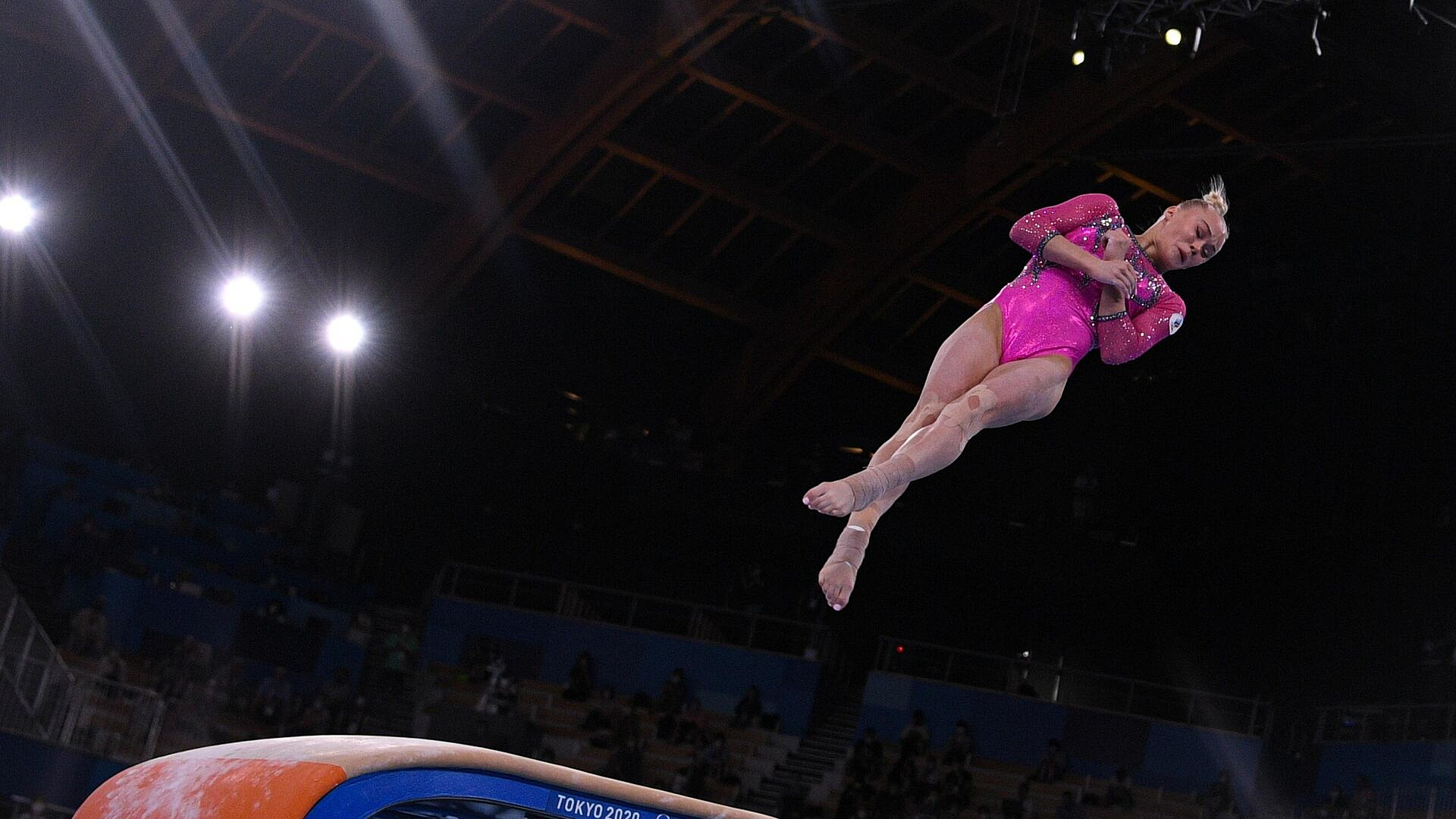 Гимнасты Мельникова и Духно выиграли этап клубного чемпионата Италии