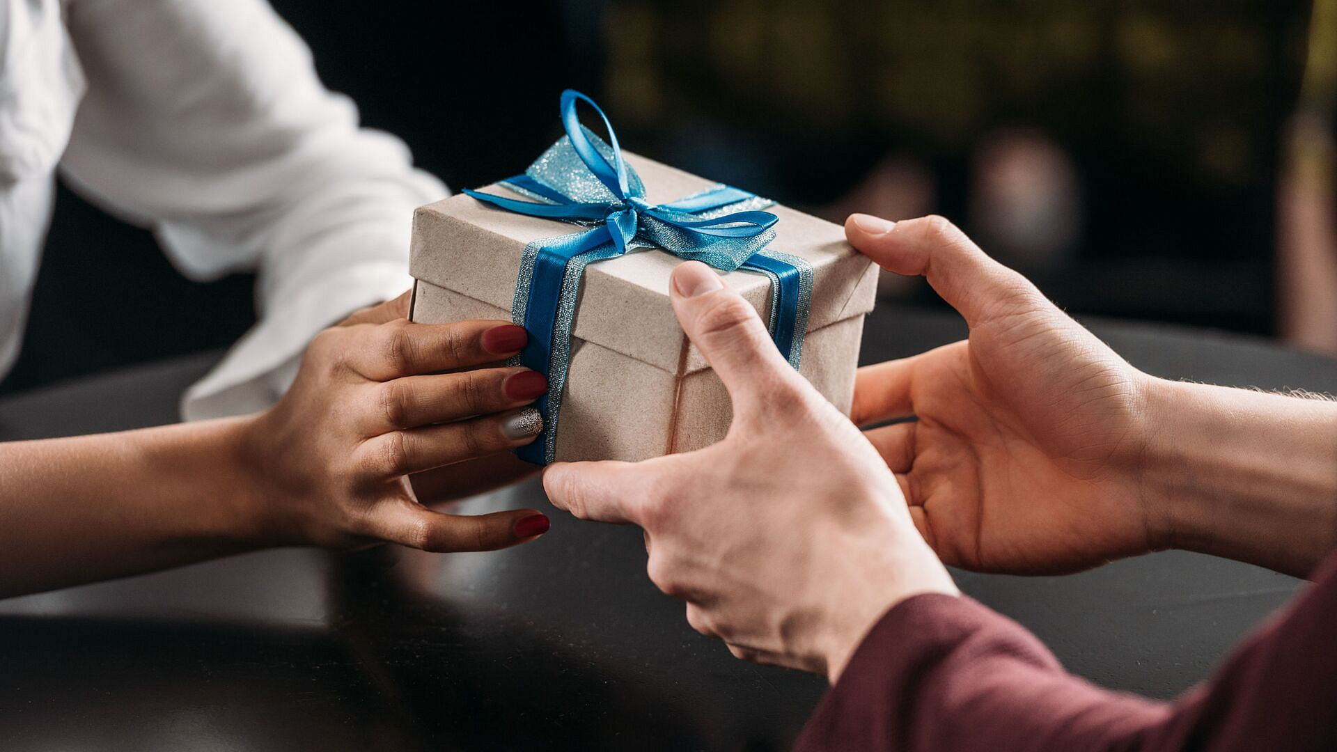 Названы самые неудачные подарки на 8 Марта