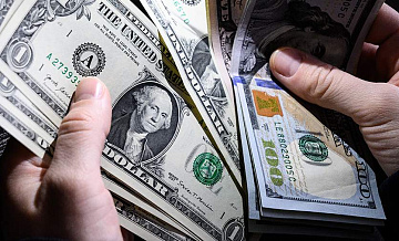 Центробанк продлил ограничения на снятие иностранной валюты