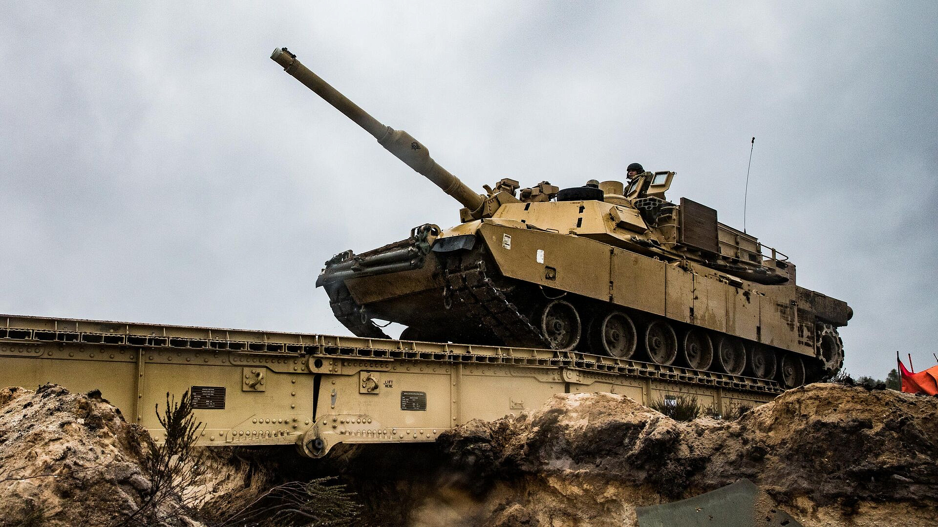 В Польше откроют первый в Европе сервис-центр двигателей танков Abrams