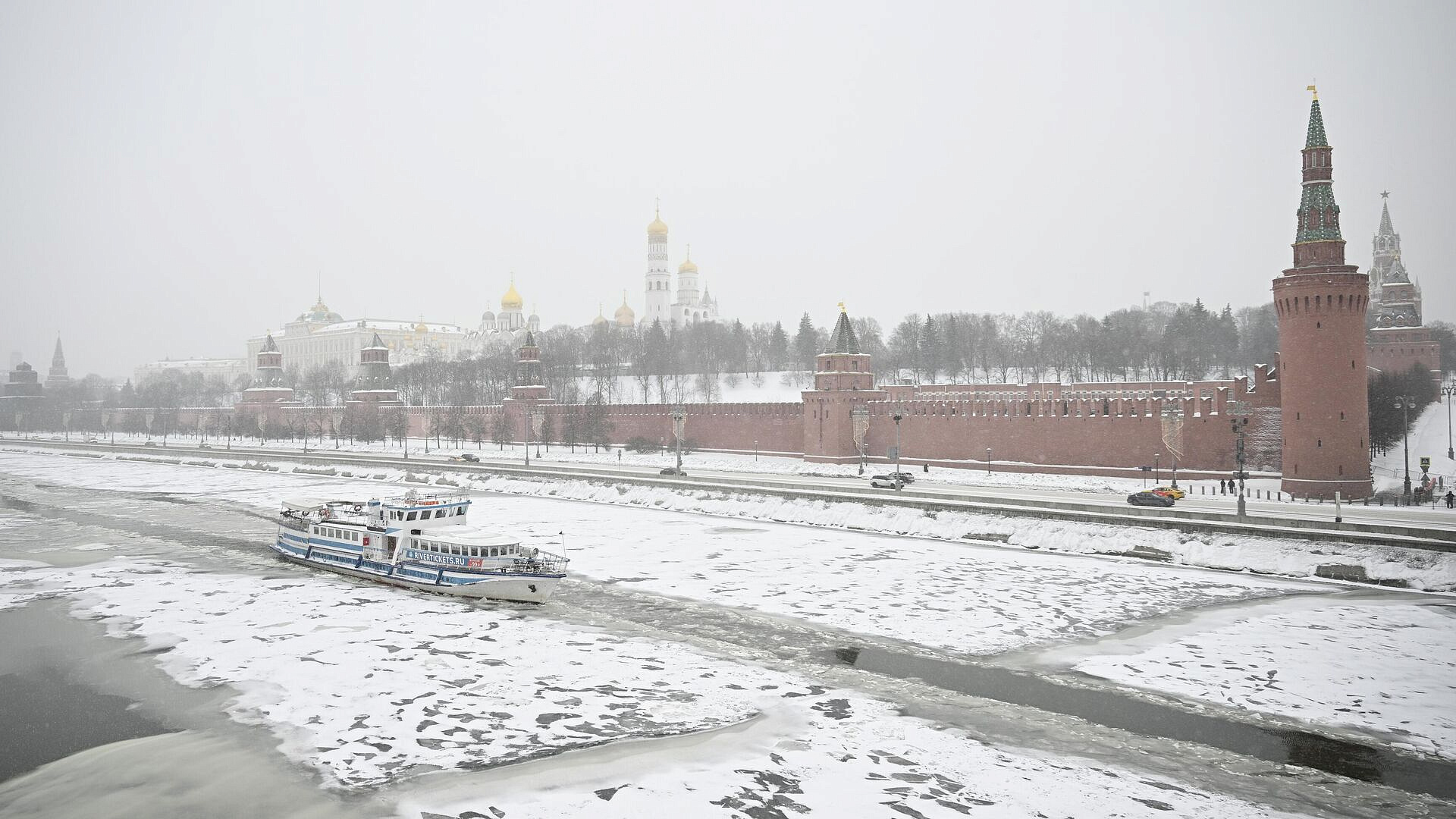 Самые высокие сугробы с начала зимы вырастут в Москве, рассказал синоптик