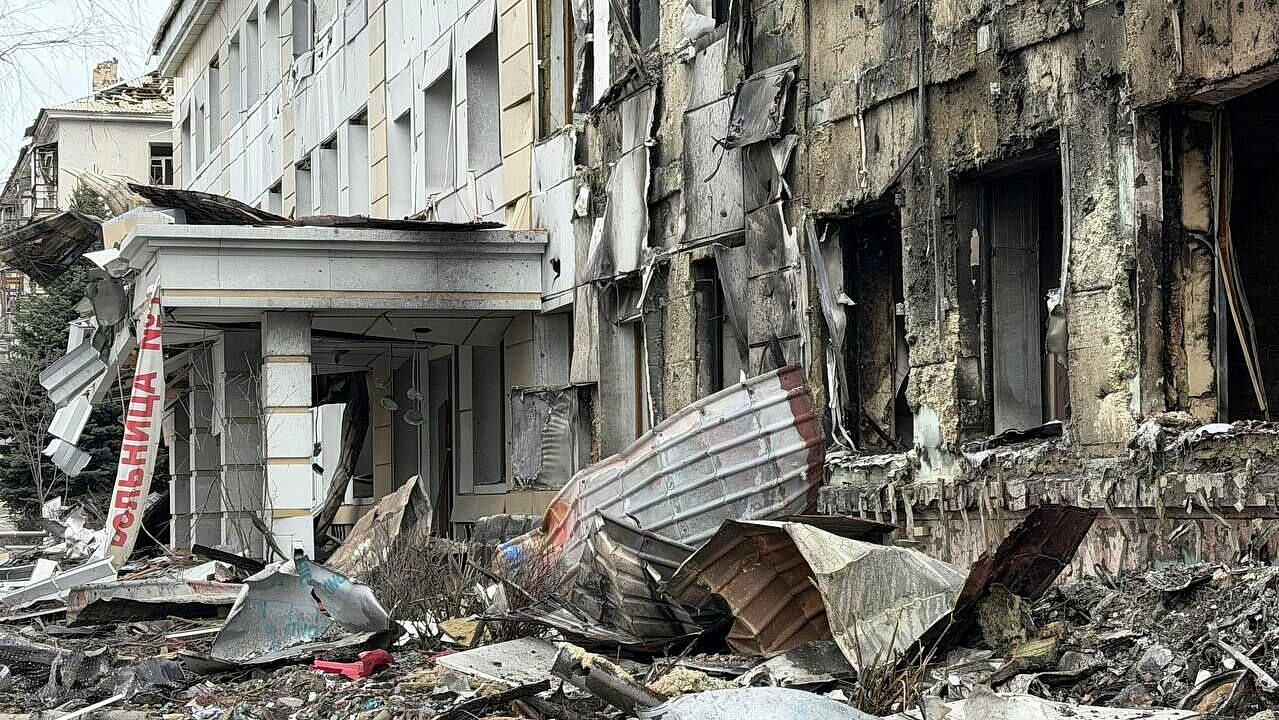 В ДНР частично обрушился второй этаж больницы, где погибли восемь медиков