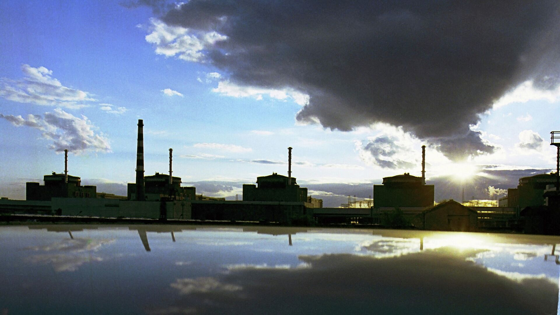 Запорожскую АЭС отключили от резервной внешней ЛЭП, заявили в МАГАТЭ