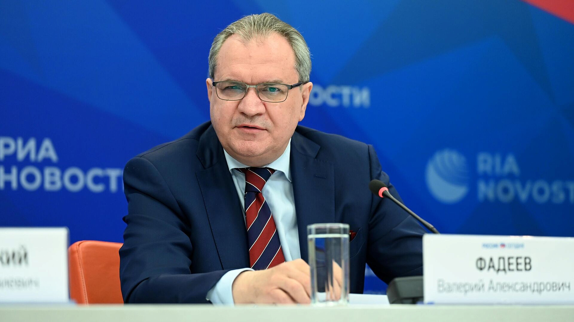 Глава СПЧ призвал выдворять семьи мигрантов, чьи дети не ходят в школы