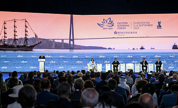 Работа трансарктического коридора должна быть постоянной, заявил Путин