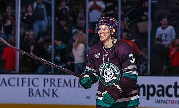 Гол Минтюкова помог "Анахайму" обыграть "Коламбус" в матче НХЛ