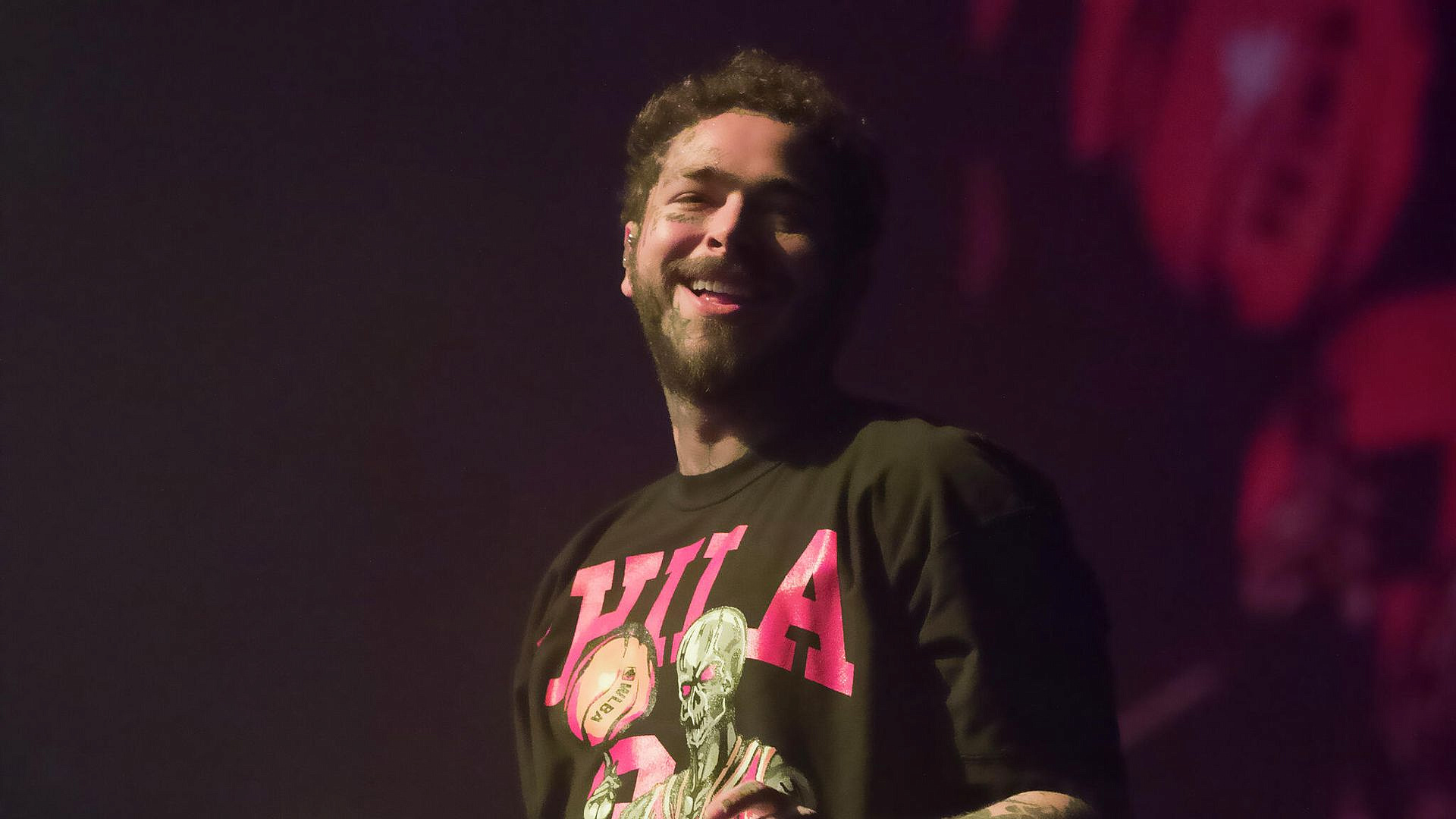Певец Post Malone станет хедлайнером церемонии закрытия ЧМ по футболу