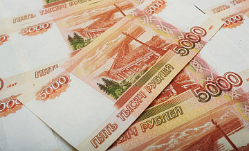 Названы отрасли, в которых средняя зарплата превысила сто тысяч рублей 