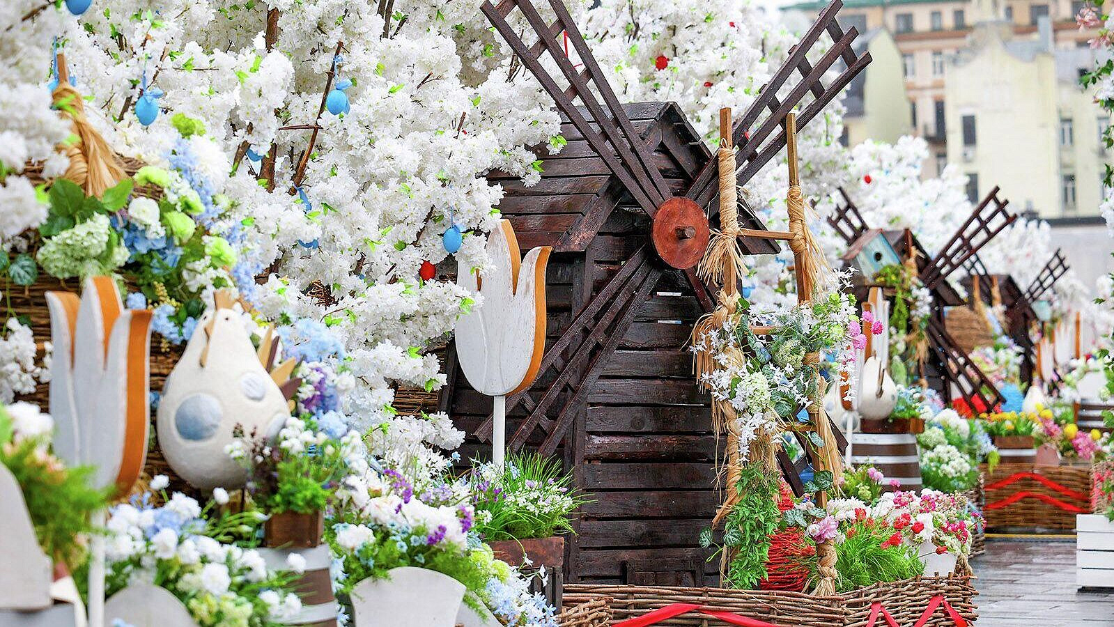 Бирюков рассказал о праздничном оформлении Москвы в преддверии Пасхи