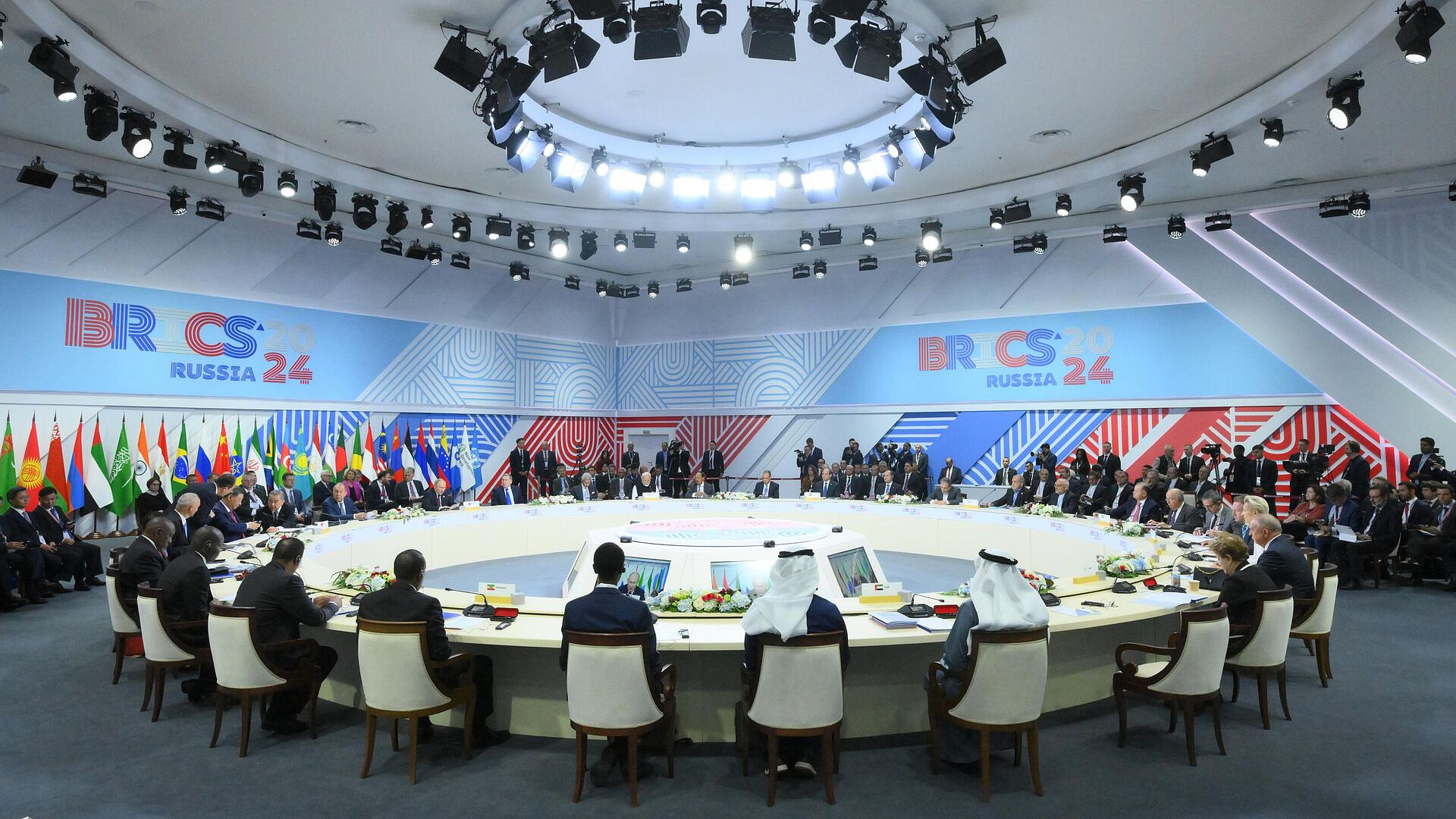 Си Цзиньпин заявил о готовности Китая расширять сотрудничество в БРИКС