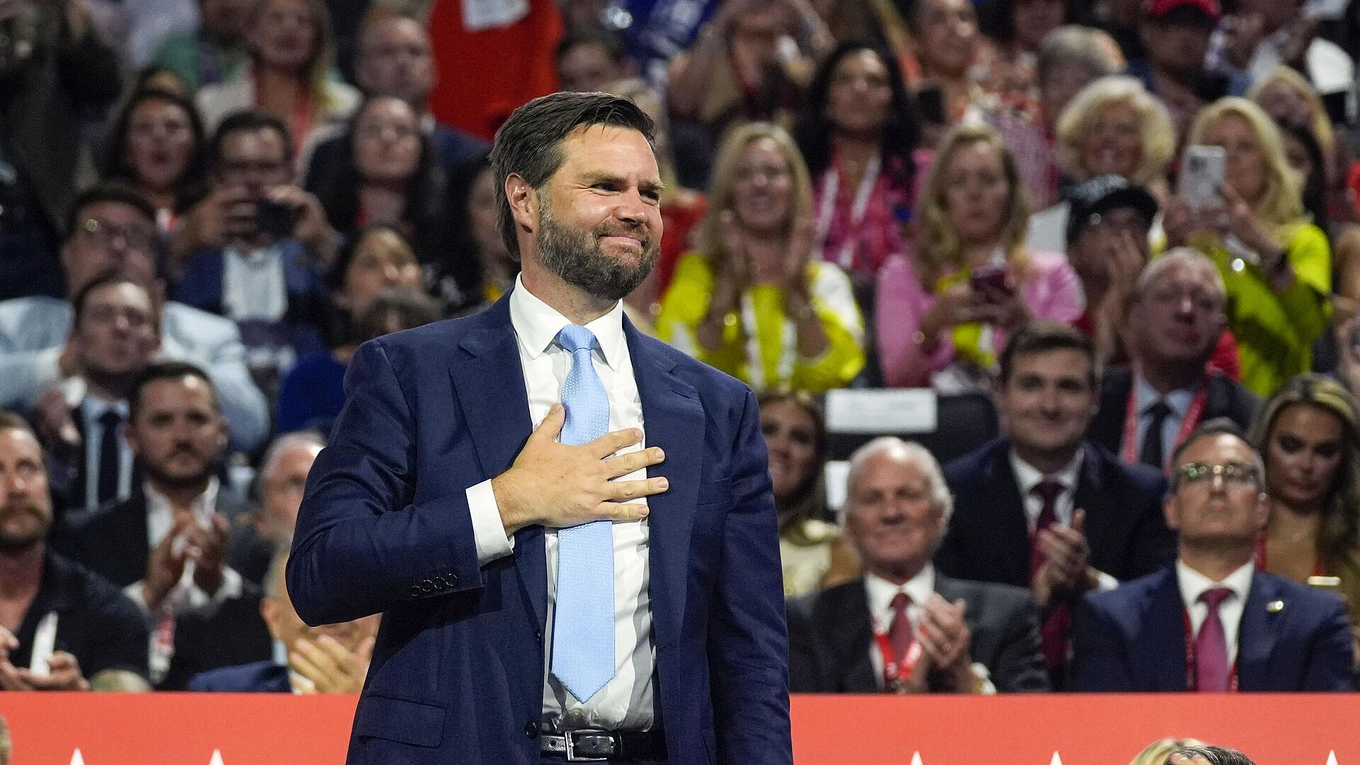 Лукашенко назвал Вэнса приличным человеком