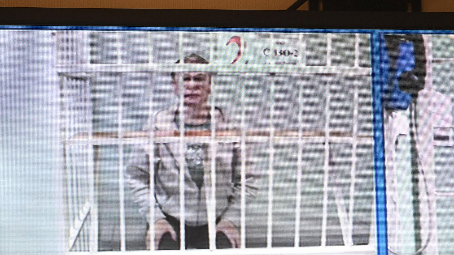 Суд продлил арест журналиста "Новой газеты" Ролдугина 