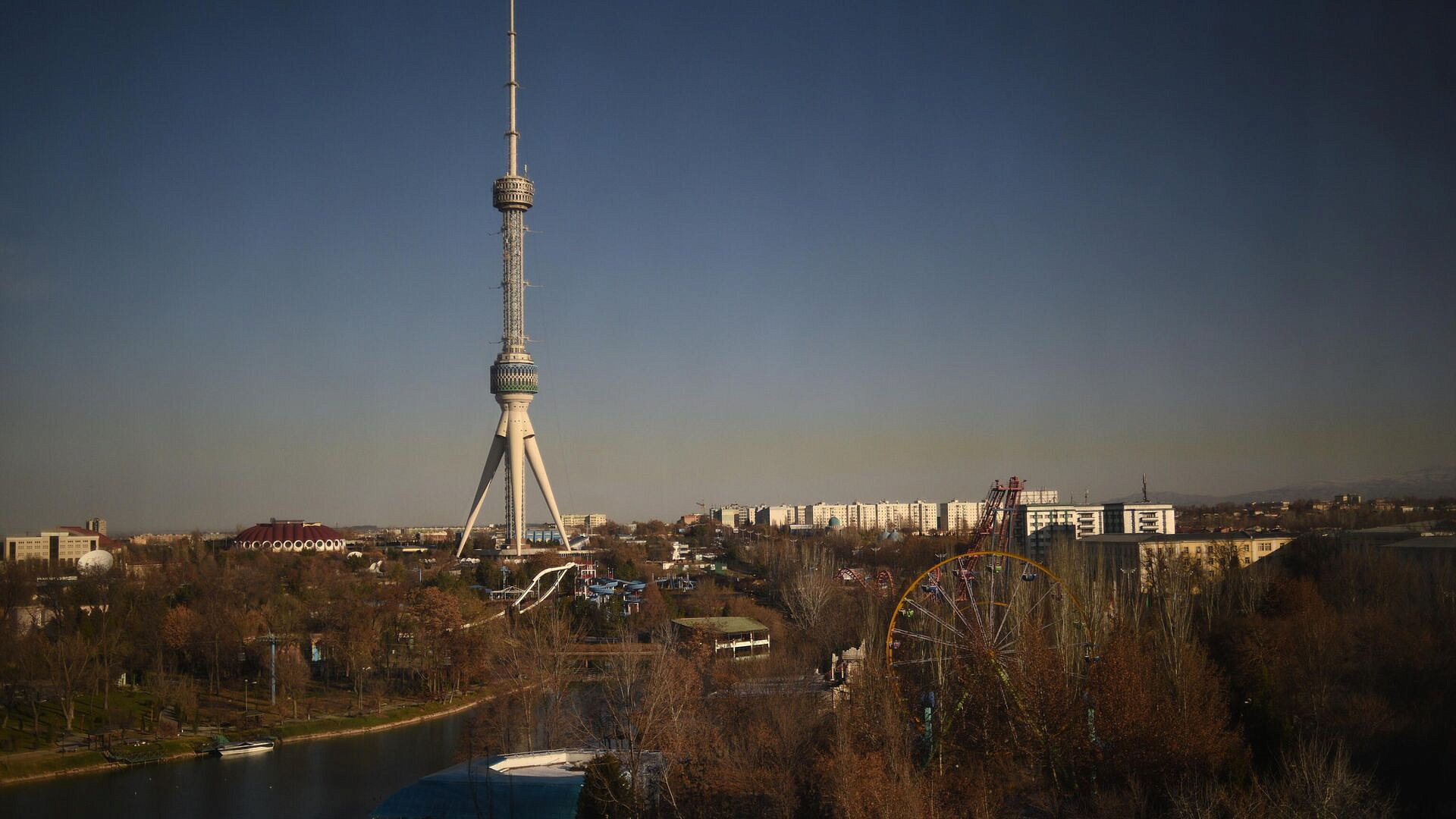 "Бессмертный полк" должен пройти под символами Победы, заявили в Ташкенте